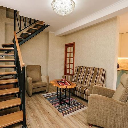 Appartamento Cozy House Tbilisi Esterno foto
