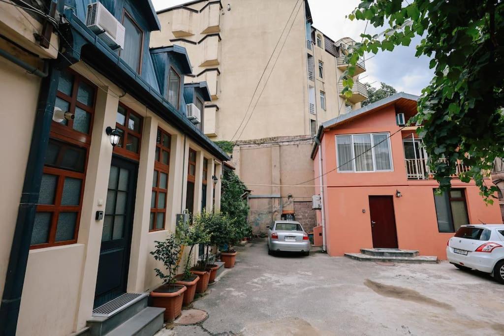 Appartamento Cozy House Tbilisi Esterno foto